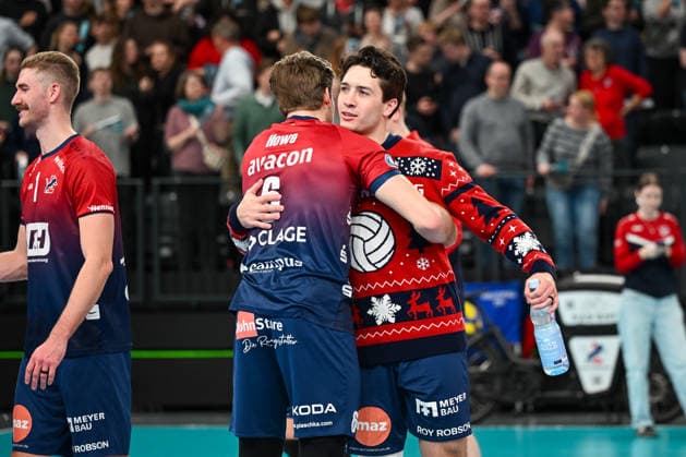 18 03 2026, xdobgx, Volleyball Volleyball Bundesliga VBL, SVG Lüneburg VC Olympia Berlin v l Jackson Howe SVG Lüneburg, 6 , Ethan Champlin SVG Lüneburg, 20 Lüneburg