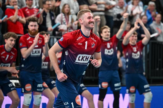 18 03 2026, xdobgx, Volleyball Volleyball Bundesliga VBL, SVG Lüneburg VC Olympia Berlin v l Shane Holdaway SVG Lüneburg, 1 smiling, friendly expression, smiling, friendly expression, MVP Lüneburg