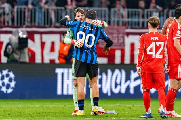18 03 2026, FC Bayern München vs Atalanta Bergamo, UEFA Champions League, Round of 16 second leg Jonas Urbig FC Bayern Muenchen, 40 Nikola Krstovic Atalanta Bergamo Regulations prohibit any use of photographs as image sequences and or quasi video Copyright: xBahhoxKarax