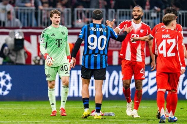 18 03 2026, FC Bayern München vs Atalanta Bergamo, UEFA Champions League, Round of 16 second leg Lennart Karl FC Bayern Muenchen, 42 Nikola Krstovic Atalanta Bergamo Jonathan Tah FC Bayern Muenchen, 4 Lennart Karl FC Bayern Muenchen, 42 Regulations prohibit any use of photographs as image sequences and or quasi video Copyright: xBahhoxKarax