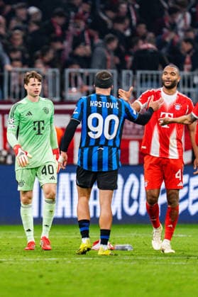 18 03 2026, FC Bayern München vs Atalanta Bergamo, UEFA Champions League, Round of 16 second leg Lennart Karl FC Bayern Muenchen, 42 Nikola Krstovic Atalanta Bergamo Jonathan Tah FC Bayern Muenchen, 4 Lennart Karl FC Bayern Muenchen, 42 Regulations prohibit any use of photographs as image sequences and or quasi video Copyright: xBahhoxKarax