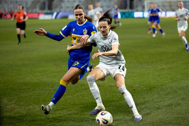 Google Pixel Womens Bundesliga FC Carl Zeiss Jena vs VfL Wolfsburg Jena 18 03 2026 Rieke Tietz 17 FC Carl Zeiss Jena vs Joelle Wedemeyer 24 VfL Wolfsburg Google Pixel Womens Bundesliga FC Carl Zeiss Jena vs VfL Wolfsburg ad hoc arena at Ernst Abbe Sportfeld 18 03 2026 DFB REGULATIONS PROHIBIT ANY USE OF PHOTOGRAPHS AS IMAGE SEQUENCES AND OR QUASI VIDEO Copyright: xBEAUTIFULxSPORTS Duehringx