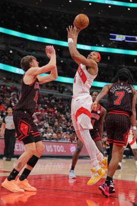 CHICAGO, IL - MARCH 18: Scottie Barnes 4 of the Toronto Raptors shoots the ball during the second half against the Chicago Bulls on March 18, 2026 at the United Center in Chicago, Illinois. (Photo by Melissa Tamez Icon Sportswire) NBA, Basketball Herren, USA MAR 18 Toronto Raptors at Chicago Bulls EDITORIAL USE ONLY Icon260318021