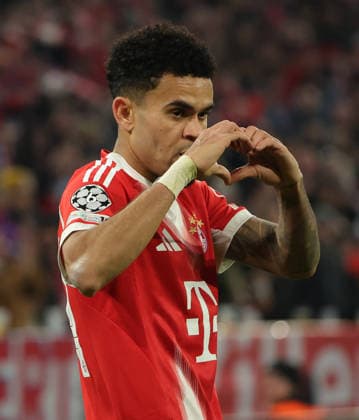18 03 2026, FC Bayern vs Atlanta Bergamo, Allianz Arena Muenchen, Football, Sport, in the picture Luis Diaz FC Bayern Muenchen cheers