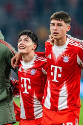 18 03 2026, FC Bayern München vs Atalanta Bergamo, UEFA Champions League, Round of 16 second leg Leonard Prescott FC Bayern München Deniz Ofli FC Bayern München Jonathan Asp Jensen FC Bayern München, 43 Harry Kane FC Bayern Muenchen, 9 Regulations prohibit any use of photographs as image sequences and or quasi video Copyright: xBahhoxKarax