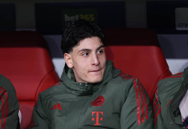 Football, Men, Champions League, Season 2025 2026, FC Bayern Munich Atalanta Bergamo, Round of 16 second leg, Allianz Arena Deniz Ofli FC Bayern Munich sitting on the substitutes bench, bench facing left