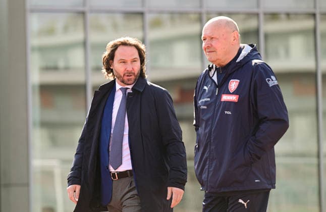 A first part of the Czech national football team has started its preparation for the World Cup play-offs in Prague, Czech Republic, on March 19, 2026. From left: general manager of Czech team Pavel Nedved and head coach Miroslav Koubek at a training session. (CTKxPhoto RomanxVondrous) CTKPhotoP2026031904251  CTKPhotoP2026031904251
