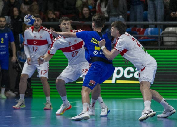 Turkiye v Romania - 2027 World Men s Handball Championship BOLU, TURKIYE - MARCH 19: Enis Harun Hacioglu (R) of Turkiye in action during the second round of the 2027 Men s World Handball Championship European Qualifiers between Turkiye and Romania at Bolu Karacayir Indoor Sports Hall in Bolu, Turkiye on March 19, 2026. Zafer Goder Anadolu Bolu Turkey. Editorial use only. Please get in touch for any other usage.  Copyright: x2026xAnadoluxZaferxGoderx