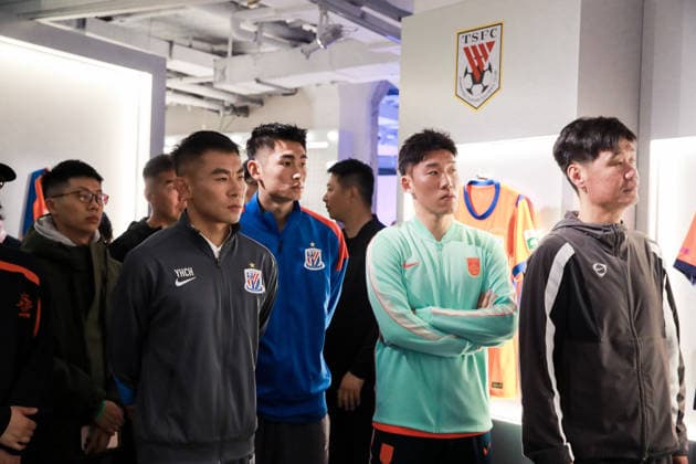 SHANGHAI, CHINA - MARCH 19: Football players Chen Jinyi and Zhu Chenjie, football coaches Yu Hanchao and Li Xiaopeng attend the launch event of the new home and away kits for the China National Football Team as the 2026 FIFA World Cup, WM, Weltmeisterschaft, Fussball approaches on March 19, 2026 in Shanghai, China.  Copyright: xVCGx 111629304698