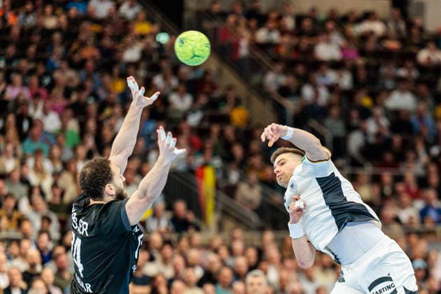 v l Yasser Seif Egypt, 74 , Renars Uscins Germany, 23 GER, Germany GER vs Egypt EGY , handball, international match, season 2025 2026, 19 03 2026 GER, Germany GER vs Egypt EGY , handball, international match, season 2025 2026, 19 03 2026 Dortmund Copyright: xEibner-Pressefoto JanxRollingerx EP_JSK