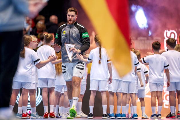19 03 2026, Handball, international match men, Germany Egypt, Westfalenhalle Dortmund Johannes Golla Germany 04 entering the hall North Rhine-Westphalia Germany