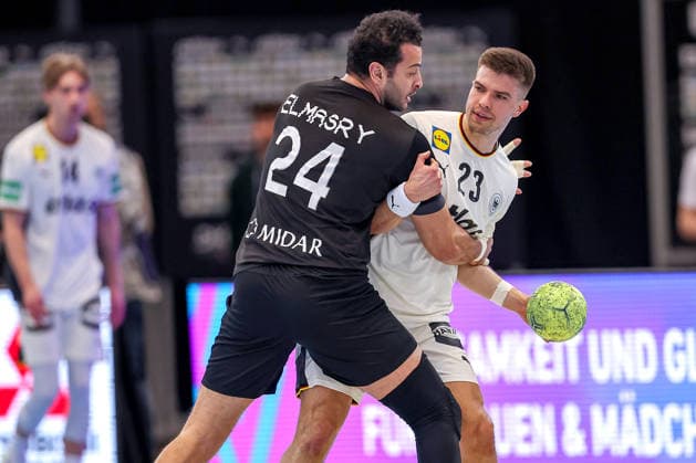 19 03 2026, Handball, international match men, Germany Egypt, Westfalenhalle Dortmund Ibrahim Elmasry Egypt 24 in a duel against Renars Uscins Germany 23 North Rhine-Westphalia Germany