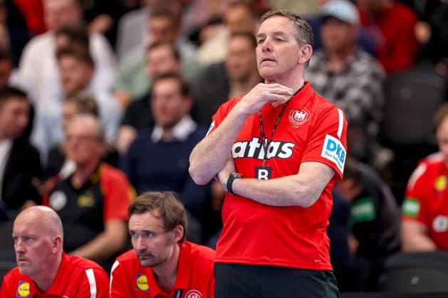 19 03 2026, Handball, international match men, Germany Egypt, Westfalenhalle Dortmund Head coach Alfred Gislason Germany hc gesticulating on the sidelines North Rhine-Westphalia Germany