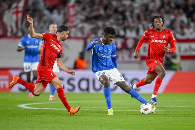 Vincenzo Grifo SC Freiburg and Aaron Bibout KRC Genk battle for the ball during the UEFA Europa League 2025 26 Round of 16 Second Leg match between SC Freiburg and KRC Genk at Stadion am Wolfswinkel on March 19, 2026 in Freiburg im Breisgau, Germany Photo by Harry Langer DeFodi Images