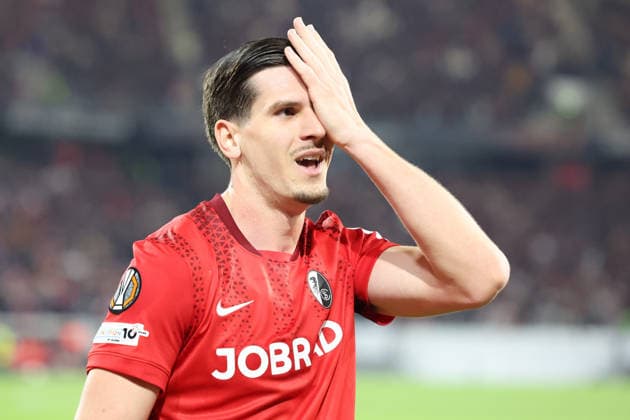 19 03 2026, xrekx, Football UEFA Europa League, SC Freiburg KRC Genk v l Torjubel nach dem Tor zum celebrating the goal celebrate 2 0 durch Igor Matanovic SC Freiburg DFL DFB REGULATIONS PROHIBIT ANY USE OF PHOTOGRAPHS as IMAGE SEQUENCES and or QUASI VIDEO Freiburg