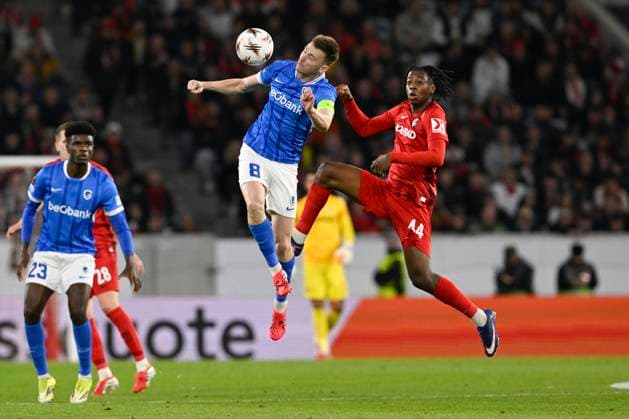 Freiburg v KRC Genk - UEFA Europa League FREIBURG, GERMANY - MARCH 19 : Heynen Bryan midfielder of KRC Genk and Johan Manzambi midfielder of Freiburg during the UEFA Europa League 2025 26 round of 16 match second leg between Freiburg and KRC Genk on March 19, 2026 in Freiburg, Germany, 19 03 2026 Freiburg Germany  Copyright: xDhax
