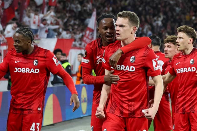 Goal celebration SC Freiburg at 1 0 by Matthias Ginter SC Freiburg, 28 , Germany, Football, UEFA Europa League, Round of 16, 2025 2026, SC Freiburg vs KRC Genk, 19 03 2026, Freiburg im Breisgau Europa Park Stadion Germany Copyright: xGrantxHubbsx