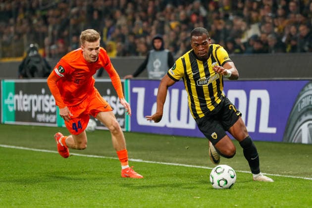 AEK Athens v NK Celje UEFA Europa League Dereck Kutesa of AEK Athens and Lukasz Bejger of NK Celje during the UEFA Europa League Round of 16 Second Leg match at Allwyn Arena, Athens 19 03 2026 UK Newspapers OUT Copyright: xYannisxHalasx FIL-23160-0032