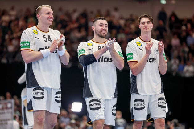 19 03 2026, Handball, International match men, Germany Egypt, Westfalenhalle Dortmund Final celebration after the 41 38 victory Justus Fischer Germany 54 Jannik Kohlbacher Germany 80 Miro Schluroff Germany 05 North Rhine-Westphalia Germany