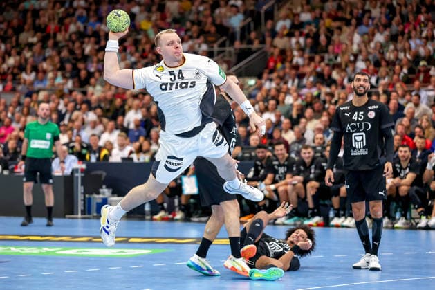 19 03 2026, Handball, international match men, Germany Egypt, Westfalenhalle Dortmund Justus Fischer Germany 54 throws the ball at the goal North Rhine-Westphalia Germany