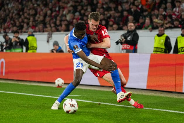 UEFA Europa League SC Freiburg vs KRC Genk, 19 03 2026 Duel between Ibrahima Bangoura KRC Genk, 21 and Matthias Ginter SC Freiburg, 28 UEFA Europa League SC Freiburg vs KRC Genk, Europa Park Stadion, 19 03 2026 Copyright: xBEAUTIFULxSPORTS Boscox