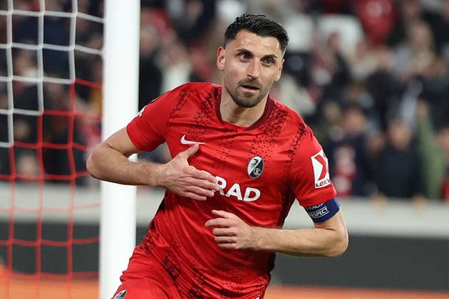 19 03 2026, xrekx, Football UEFA Europa League, SC Freiburg KRC Genk v l Torjubel nach dem Tor zum celebrating the goal celebrate 3 1 durch Vincenzo Grifo SC Freiburg DFL DFB REGULATIONS PROHIBIT ANY USE OF PHOTOGRAPHS as IMAGE SEQUENCES and or QUASI VIDEO Freiburg