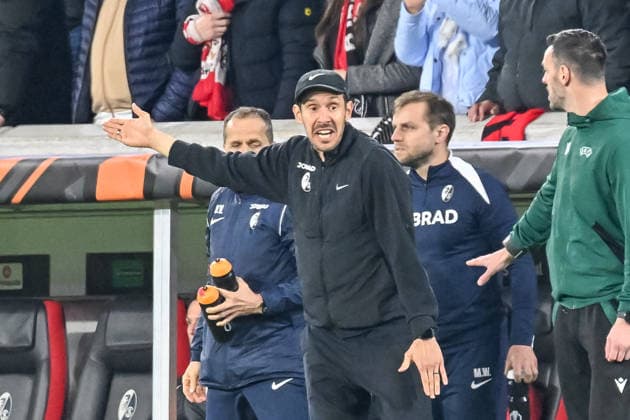 Julian Schuster SC Freiburg, coach with emotion GER, SC Freiburg KRC Genk, football, Europa League, round of 16, 2025 2026 season, 19 03 2026 GER, SC Freiburg KRC Genk, football, Europa League, round of 16, 2025 2026 season, 19 03 2026 Freiburg Copyright: xEibner-Pressefoto ThomasxHessx EP_THS