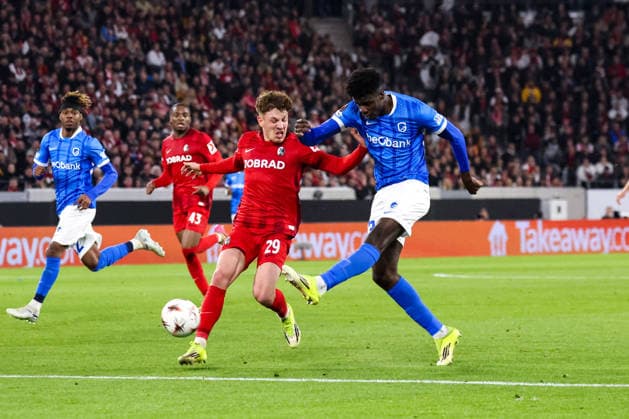 Freiburg, Germany March 19, 2025 Soccer Europa League 2025 2026 Round of 16 SC Freiburg vs KRC Genk In the picture from left in the duel Philipp Treu SCF and Aaron Bibout KRC Europapark Stadion Baden Württemberg Copyright: xFotostandx xHettichx