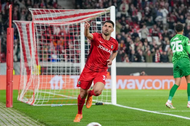 Vincenzo Grifo SC Freiburg, 32 , goal celebration, emotions, shot on goal, finish, goal, goal, goal scorer, record, record, 106 competitive goals for Sport Club, Nils Petersen surpassed, anniversary, Germany, football, UEFA Europa League, round of 16, second leg, 2025 2026, SC Freiburg vs KRC Genk, 19 03 2026, Europa Park Stadion, Freiburg, Germany Freiburg Europa Park Stadion Baden Württemberg Germany Copyright: xArnexAmbergx