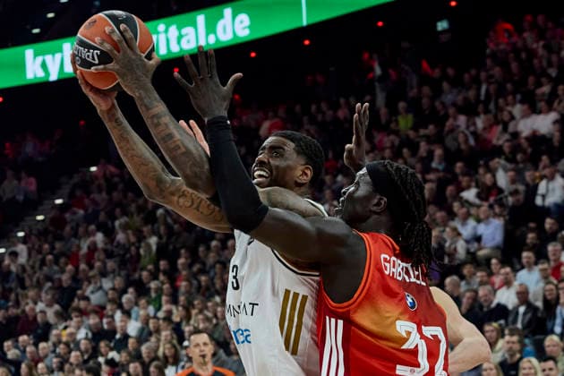 Turkish Airlines EuroLeague Basketball, FC Bayern Munich Basketball vs Dubai Basketball, Munich FC Bayern Basketball, Munich FC Bayern Basketball, Dubai Basketball, 2026 03 19 in Munich SAP Garden BACON Dwayne Dubai Basketball Forward F Nr3 DUB3 , GABRIEL Wenyen FC Bayern Munich Center C Nr32 BAY32 sportworld München SAP Garden Bayern Deutschland