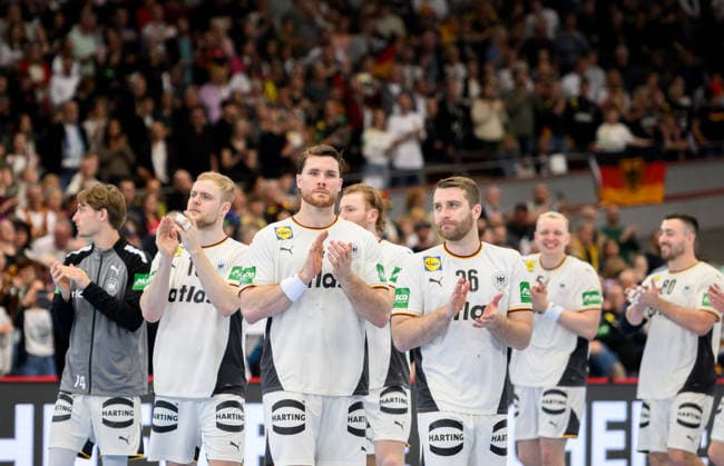 Final cheer Team GER front l r Matthes Langhoff GER , Johannes Golla GER , Lukas Mertens GER Handball Laenderspiel Maenner Germany GER Aegypten EGY , on 19 03 2026 in Dortmund Germany Â