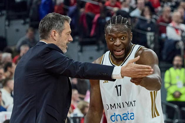 Turkish Airlines EuroLeague Basketball, FC Bayern Munich Basketball vs Dubai Basketball, Munich FC Bayern Basketball, Munich FC Bayern Basketball, Dubai Basketball, 2026 03 19 in Munich SAP Garden GOLEMAC Jurica Dubai Basketball Head Coach DUBHC , KABENGELE Mfiondu Dubai Basketball Center C Nr17 DUB17 sportworld München SAP Garden Bayern Deutschland