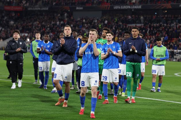 19 03 2026, xrekx, football UEFA Europa League, SC Freiburg KRC Genk v l KRC Genk team thanks the fans, the player thanks the fans for their support Bryan Heynen KRC Genk DFL DFB REGULATIONS PROHIBIT ANY USE OF PHOTOGRAPHS as IMAGE SEQUENCES and or QUASI VIDEO Freiburg