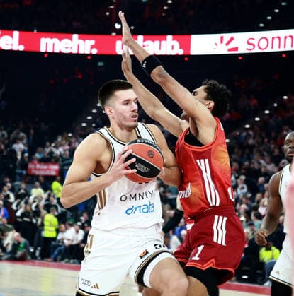 from left Filip PETRUSEV Dubai , Oscar da SILVA Muenchen , Basketball, Euro League, 2025 26, FC Bayern München vs Dubai Basket, 19 03 26, SAP Garden, Muenchen Copyright: WolfgangxFehrmann