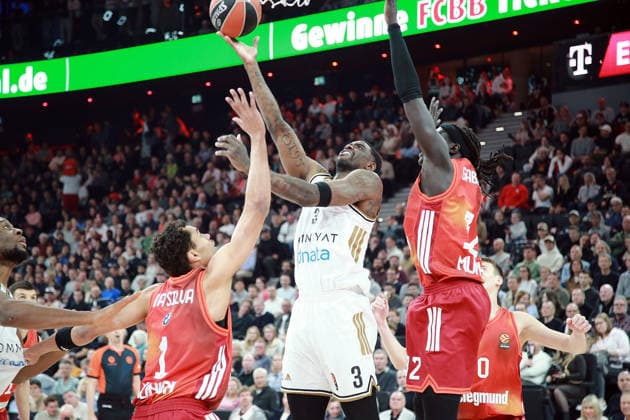 in the center Dwayne BACON Dubai , Basketball, Euro League, 2025 26, FC Bayern München vs Dubai Basket, 19 03 26, SAP Garden, Munich Copyright: WolfgangxFehrmann