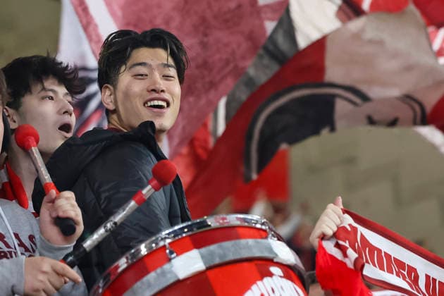 Yuito Suzuki SC Freiburg, 14 after the match with the fans , Germany, Football, UEFA Europa League, Round of 16, 2025 2026, SC Freiburg vs KRC Genk, 19 03 2026, Freiburg im Breisgau Europa Park Stadion Germany Copyright: xGrantxHubbsx
