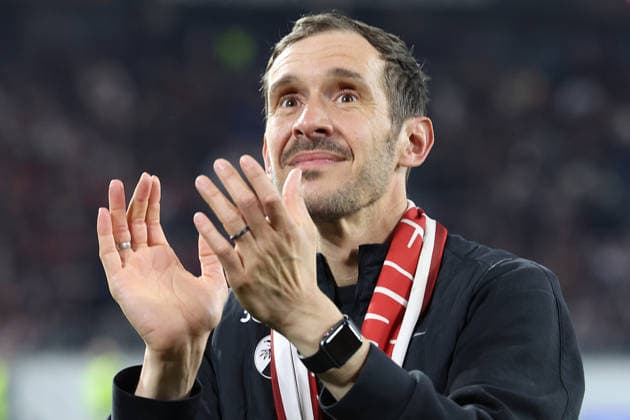 19 03 2026, xrekx, Football UEFA Europa League, SC Freiburg KRC Genk v l Julian Schuster Trainer SC Freiburg Mannschaft, Spieler, jubeln nach Spielende, Team, Player, celebrate at the end of the match DFL DFB REGULATIONS PROHIBIT ANY USE OF PHOTOGRAPHS as IMAGE SEQUENCES and or QUASI VIDEO Freiburg