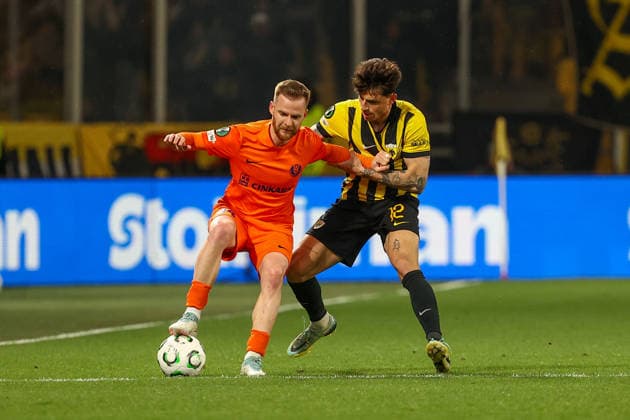 AEK Athens v NK Celje UEFA Europa League Lazaros Rota of AEK Athens and Rudi Pozeg Vancas of NK Celje during the UEFA Europa League Round of 16 Second Leg match at Allwyn Arena, Athens 19 03 2026 UK Newspapers OUT Copyright: xYannisxHalasx FIL-23160-0048