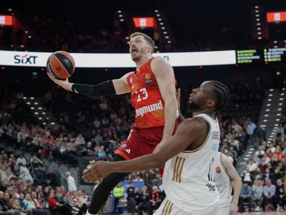 Bayerns 13 Andreas OBST vs Dubais 17 KABENGELE Basketball Bayern Dubai Euroleague, FC Bayern Basketball Dubai Basketball, Round 32, Season 2025 2026, on 19 03 2026 in Munich, S A P G A R D E N, Germany Source Copyright Credit Oryk HAIST xBASKETBALL-BAYERN-DUBAIx