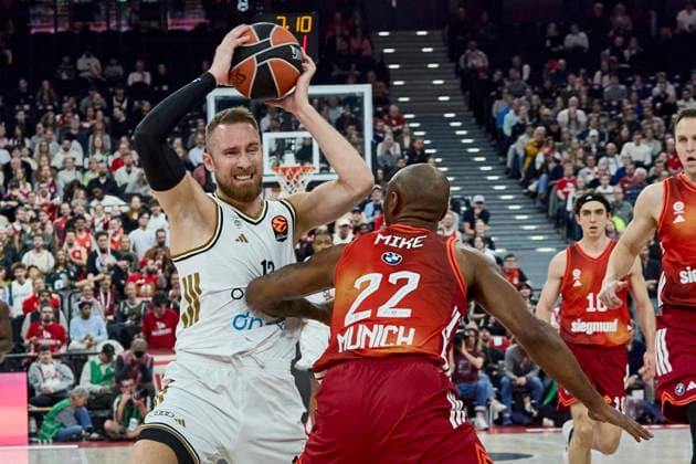 Turkish Airlines EuroLeague Basketball, FC Bayern Munich Basketball vs Dubai Basketball, Munich FC Bayern Basketball, Munich FC Bayern Basketball, Dubai Basketball, 2026 03 19 in Munich SAP Garden MUSA Dzanan Dubai Basketball Guard G Nr13 DUB13 , MIKE Isiaha FC Bayern Munich Forward F Nr22 BAY22 sportworld München SAP Garden Bayern Deutschland