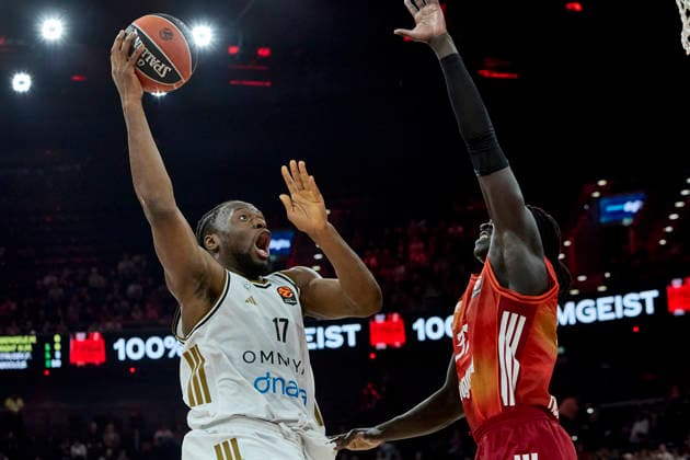 Turkish Airlines EuroLeague Basketball, FC Bayern Munich Basketball vs Dubai Basketball, Munich FC Bayern Basketball, Munich FC Bayern Basketball, Dubai Basketball, 2026 03 19 in Munich SAP Garden KABENGELE Mfiondu Dubai Basketball Center C Nr17 DUB17 , GABRIEL Wenyen FC Bayern Munich Center C Nr32 BAY32 sportworld München SAP Garden Bayern Deutschland