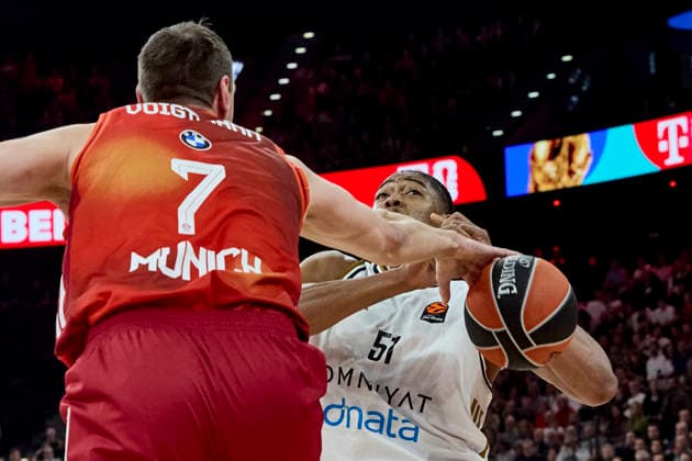Turkish Airlines EuroLeague Basketball, FC Bayern Munich Basketball vs Dubai Basketball, Munich FC Bayern Basketball, Munich FC Bayern Basketball, Dubai Basketball, 2026 03 19 in Munich SAP Garden CABOCLO Bruno Dubai Basketball Center C Nr51 DUB51 , VOIGTMANN Johannes FC Bayern Munich Center C Nr7 BAY7 sportworld München SAP Garden Bayern Deutschland
