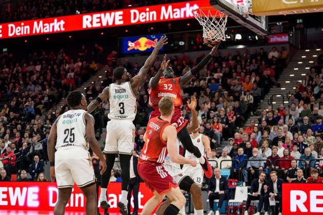 Basketball, Euroleague, 20260319, FC Bayern Munich Dubai Basketball Pictured from l Dwayne BACON Dubai, 3 , Wenyen GABRIEL Bayern, 32 , Mfiondu KABENGELE Dubai, 17 Munich SAP Garden Bayern Germany Copyright: Passion2Press.dex xMarkusxFischex