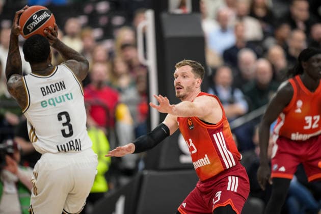 Basketball, Euroleague, 20260319, FC Bayern Munich Dubai Basketball Pictured from l Dwayne BACON Dubai, 3 , Andreas OBST Bayern, 13 Munich SAP Garden Bayern Germany Copyright: Passion2Press.dex xMarkusxFischex