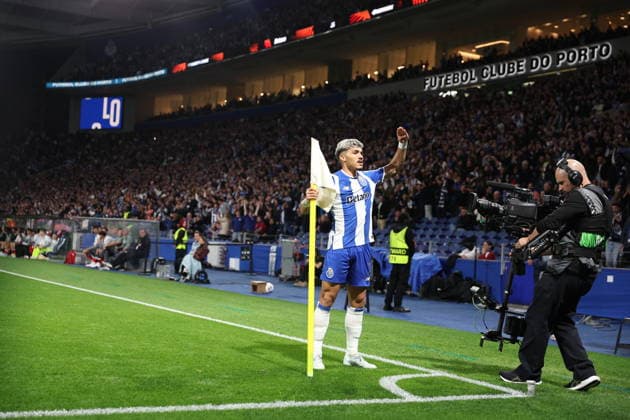 FC Porto v VfB Stuttgart - UEFA Europa League 2025 26 Round of 16 Second Leg William Gomes of FC Porto celebrates a goal during the UEFA Europa League match between FC Porto and VfB Stuttgart at Estadio Dragao in Porto, Portugal, on March 19, 2026. porto Portugal  Copyright: xLuisxEirasx originalFilename:eiras-uefaeuro260319_npRhd.jpg
