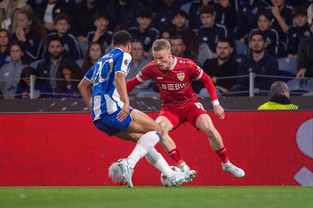 FC Porto v VfB Stuttgart - UEFA Europa League 2025 26 Round of 16 Second Leg Chris Fuhrich of VfB Stuttgart is seen in action during the UEFA Europa League 2025 26 Round of 16 second leg match between FC Porto and VfB Stuttgart at Estadio do Dragao in Porto, Portugal, on March 18, 2026. Porto Porto Portugal  Copyright: xMiguelxLemosx originalFilename:lemos-fcportox260319_npJFC.jpg
