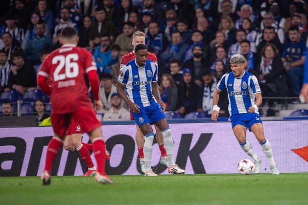 March 19, 2026, Porto, Porto, Portugal: PORTO, PORTUGAL - MARCH 18: WILLIAM GOMES from FC Porto is seen on action during the UEFA Europa League 2025 26 Round of 16 second leg between FC Porto and VfB Stuttgart at Estadio do Dragao on March 19, 2026 in Porto, Portugal FC Porto X VfB Stuttgart - UEFA Europa League  - ZUMAl192 20260319_zsp_l192_040 Copyright: xMiguelxLemosx