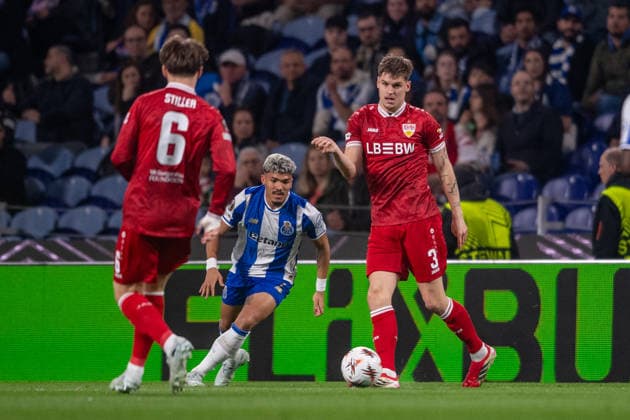 FC Porto v VfB Stuttgart - UEFA Europa League 2025 26 Round of 16 Second Leg Ramon Hendriks of VfB Stuttgart is seen in action during the UEFA Europa League 2025 26 Round of 16 second leg match between FC Porto and VfB Stuttgart at Estadio do Dragao in Porto, Portugal, on March 18, 2026. Porto Porto Portugal  Copyright: xMiguelxLemosx originalFilename:lemos-fcportox260319_npagS.jpg