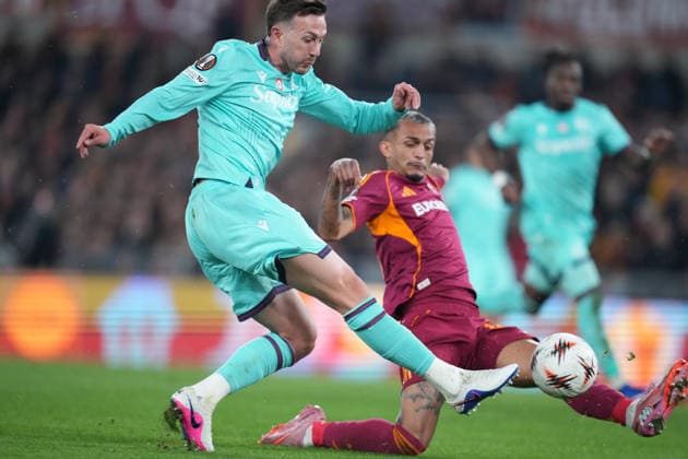 Bologna s Federico Bernardeschi Roma™s Wesley during the Uefa Europa League soccer match between Roma and Bologna at the Olympic Stadium in Rome, Italy - Thursday, March 19, 2026. - Soccer .  Copyright: xAlfredoxFalcone LaPressex