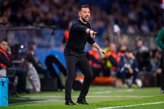 March 19, 2026, Porto, Porto, Portugal: PORTO, PORTUGAL - MARCH 18: FRANCESCO FARIOLI head coach of FC Porto is seen on action during the UEFA Europa League 2025 26 Round of 16 second leg between FC Porto and VfB Stuttgart at Estadio do Dragao on March 19, 2026 in Porto, Portugal FC Porto X VfB Stuttgart - UEFA Europa League  - ZUMAl192 20260319_zsp_l192_042 Copyright: xMiguelxLemosx